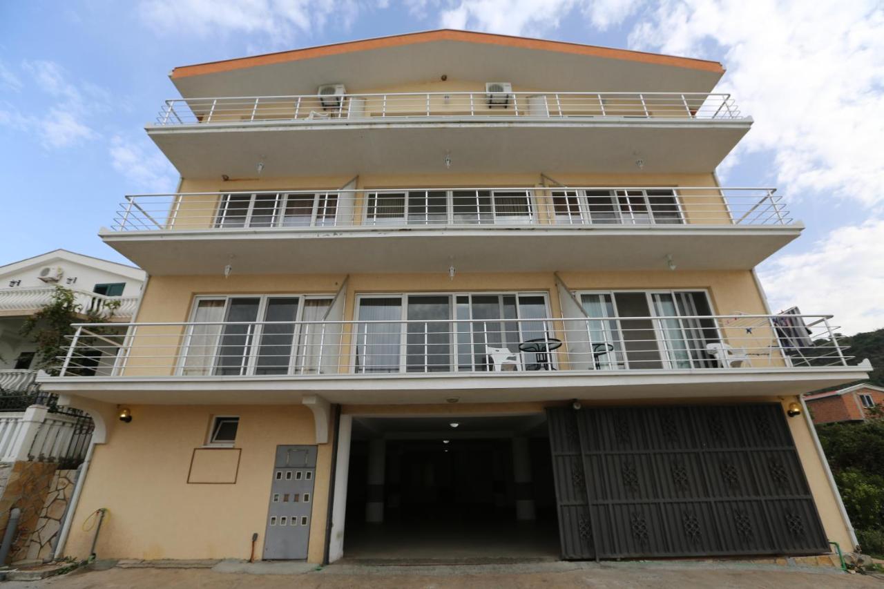 Kapriz Apartments Utjeha Dış mekan fotoğraf
