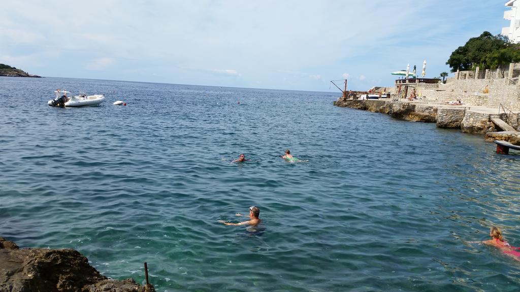 Kapriz Apartments Utjeha Dış mekan fotoğraf