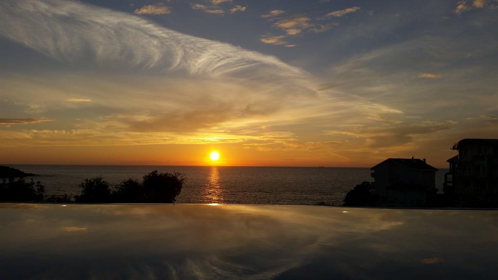 Kapriz Apartments Utjeha Dış mekan fotoğraf