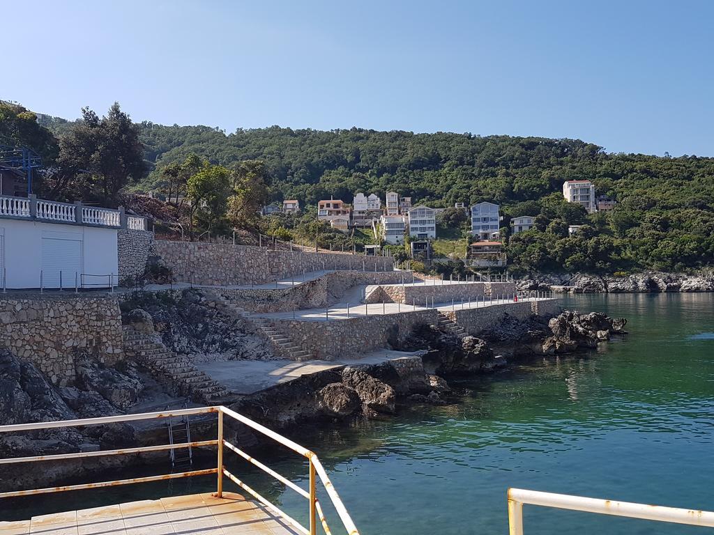 Kapriz Apartments Utjeha Dış mekan fotoğraf